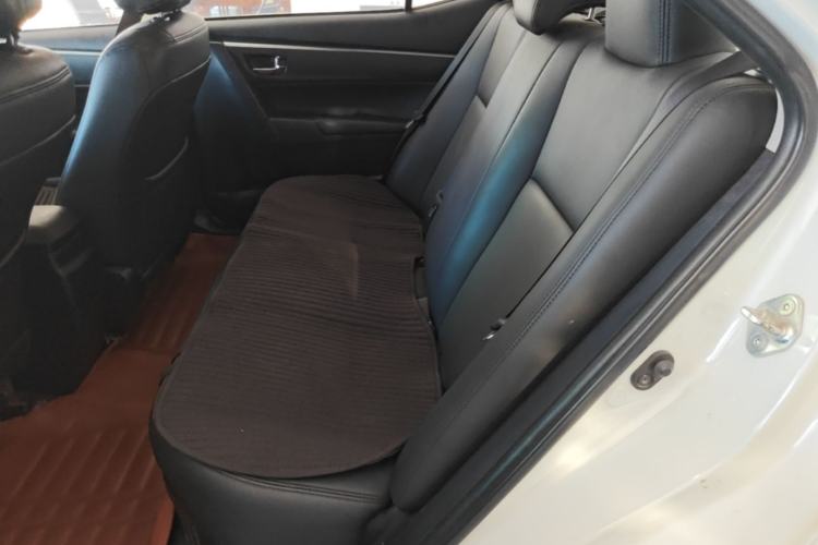 Used Toyota Levin 2016 Dual-Engine 1.8H GS E-CVT Elite Model with Sunroof Left Rear Seat
