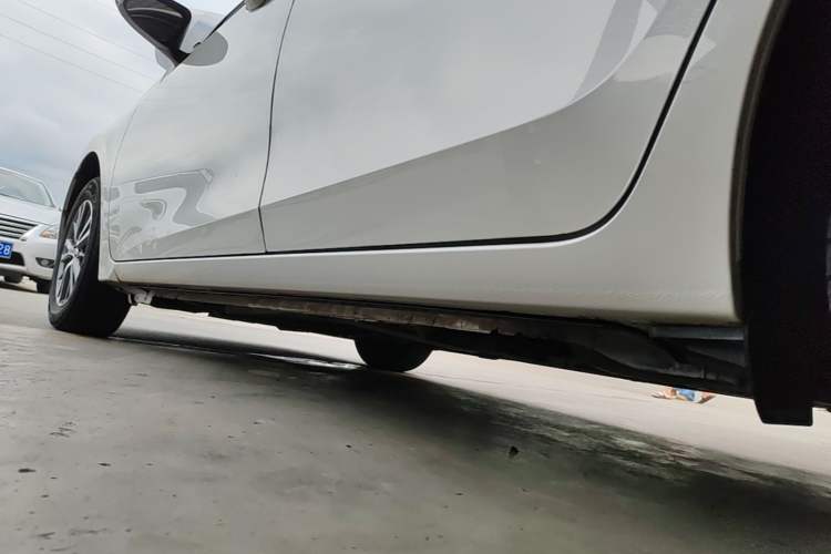 Used Toyota Levin 2016 1.6G CVT Elite Edition Left Side Sill
