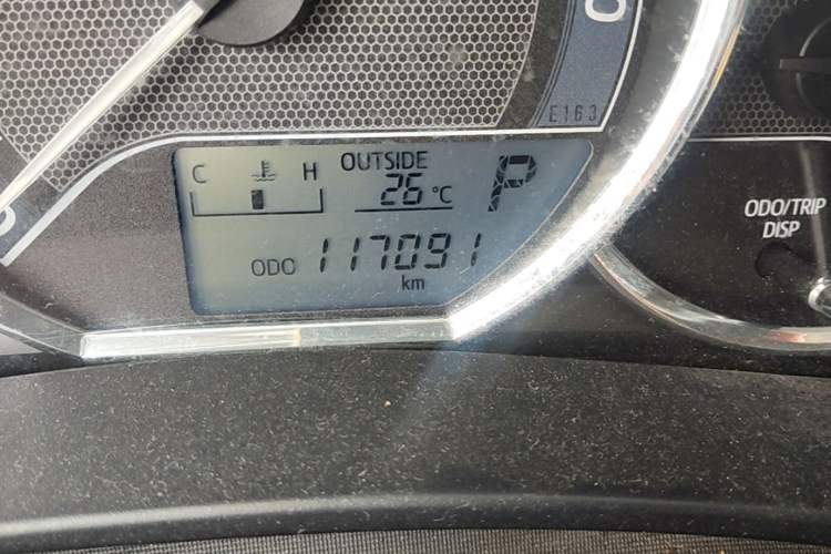 Used Toyota Levin 2016 1.6G CVT Elite Edition Odometer Close Up