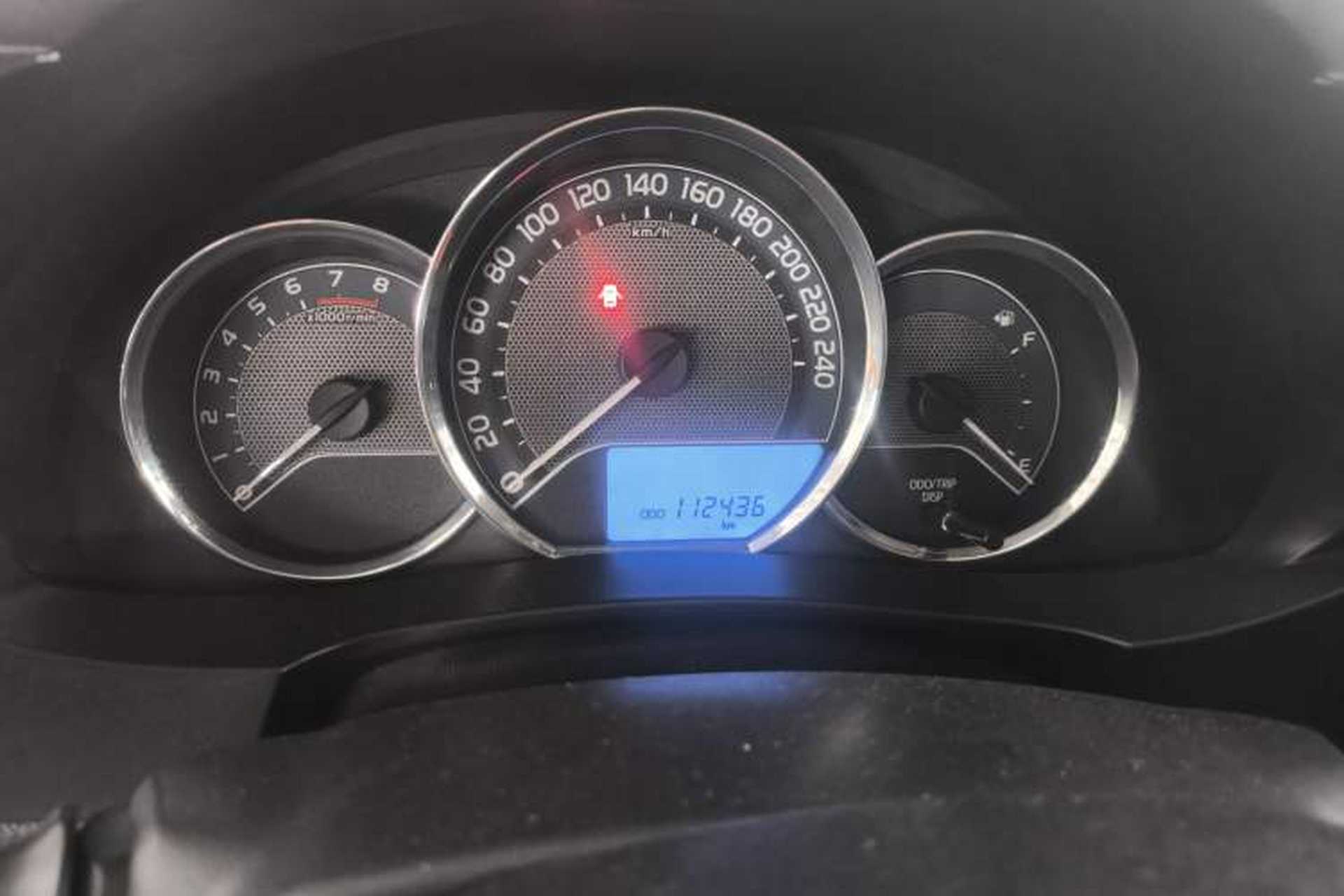 Used Toyota Levin 2016 1.6G CVT Elite Edition Odometer Close Up