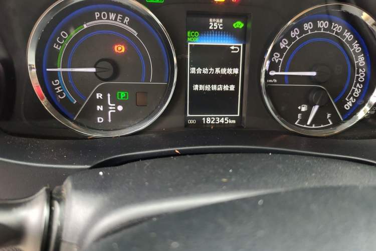 Used Toyota Levin 2016 Dual-Engine 1.8H GS E-CVT Elite Model with Sunroof Odometer Close Up