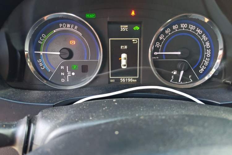 Used Toyota Levin 2016 Dual-Engine 1.8H GS E-CVT Elite Model with Sunroof Odometer Close Up