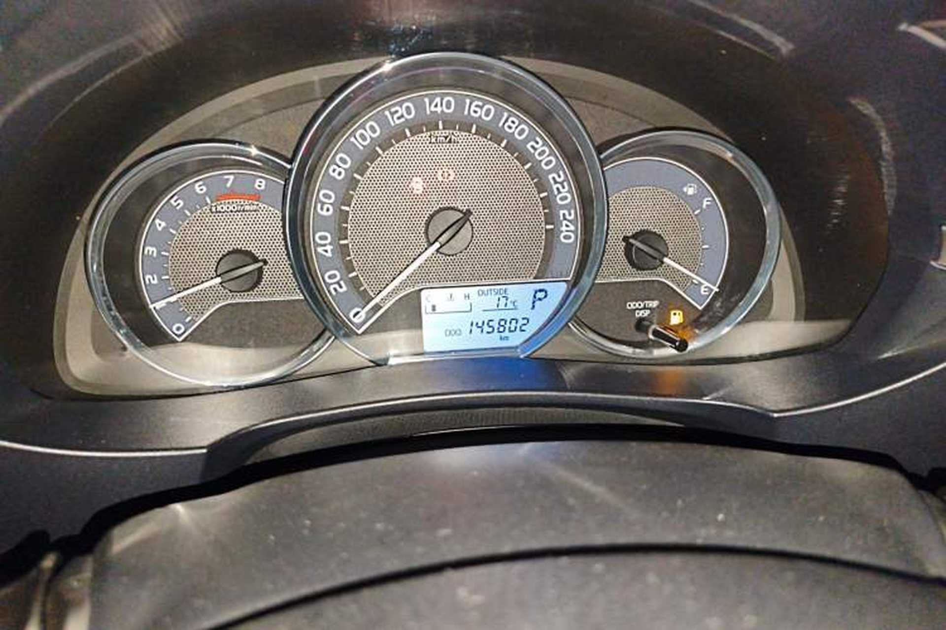 Used Toyota Levin 2016 1.6G CVT Elite Edition Odometer Close Up