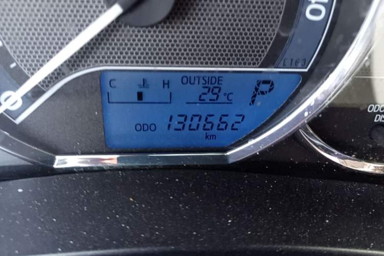 Used Toyota Levin 2016 1.6G CVT Elite Edition Odometer Close Up