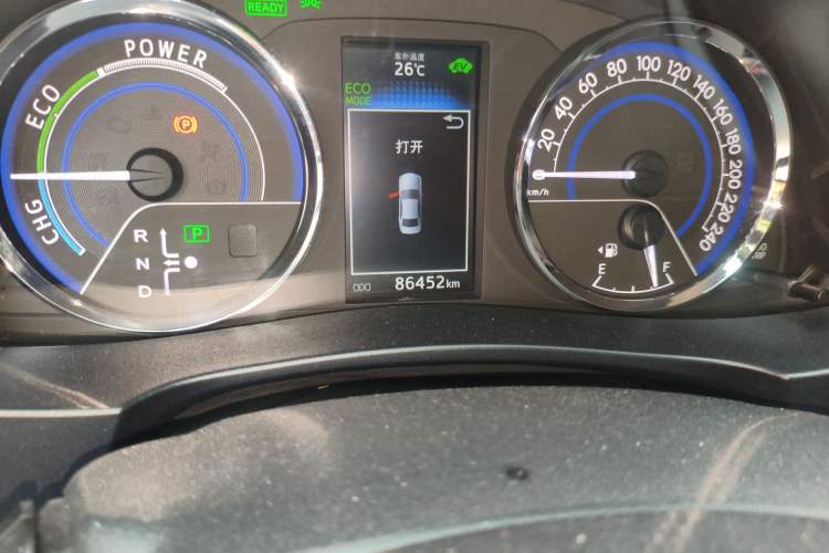 Used Toyota Levin 2016 Dual-Engine 1.8H GS E-CVT Elite Model with Sunroof Odometer Close Up
