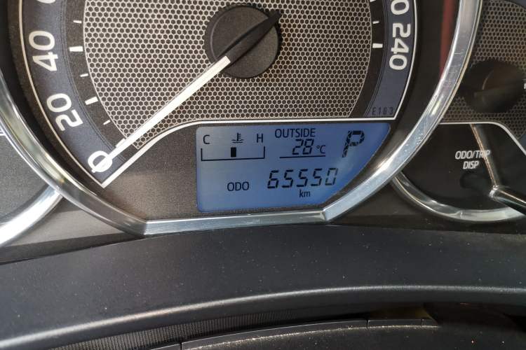 Used Toyota Levin 2016 1.6G CVT Elite Edition Odometer Close Up