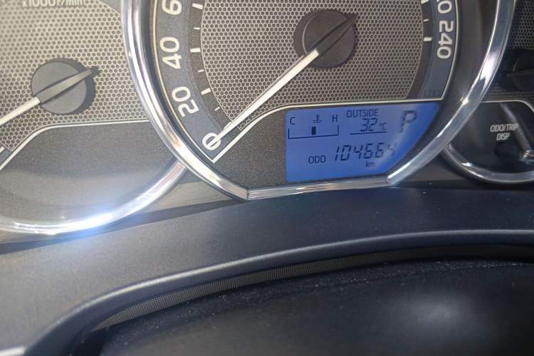 Used Toyota Levin 2016 1.6G CVT Elite Edition Odometer Close Up