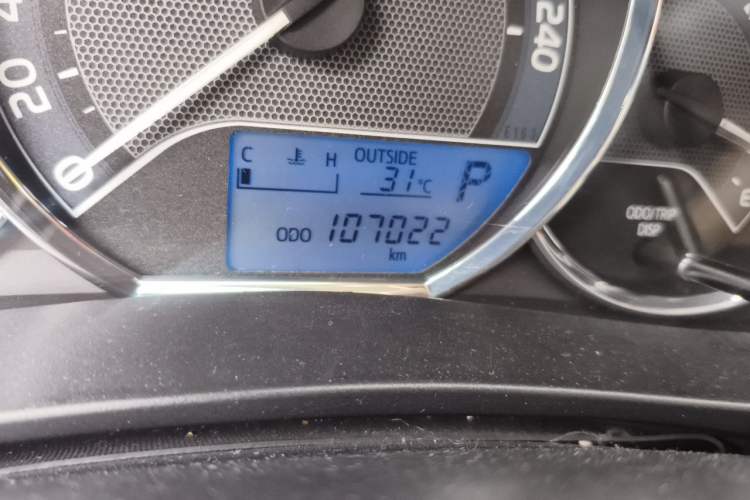 Used Toyota Levin 2016 1.6G CVT Elite Edition Odometer Close Up