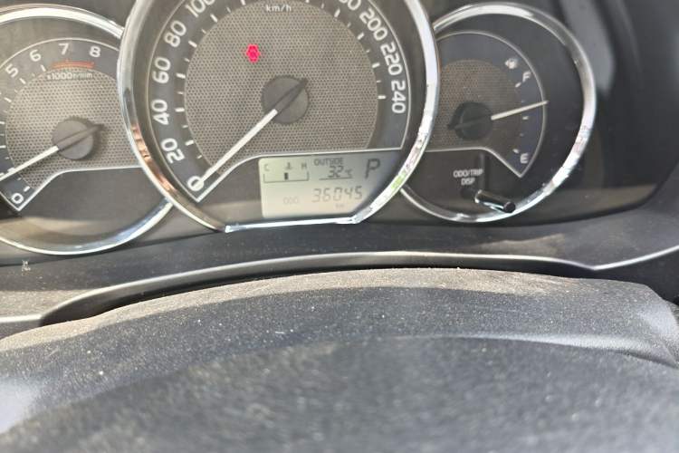 Used Toyota Levin 2016 1.6G CVT Elite Edition Odometer Close Up