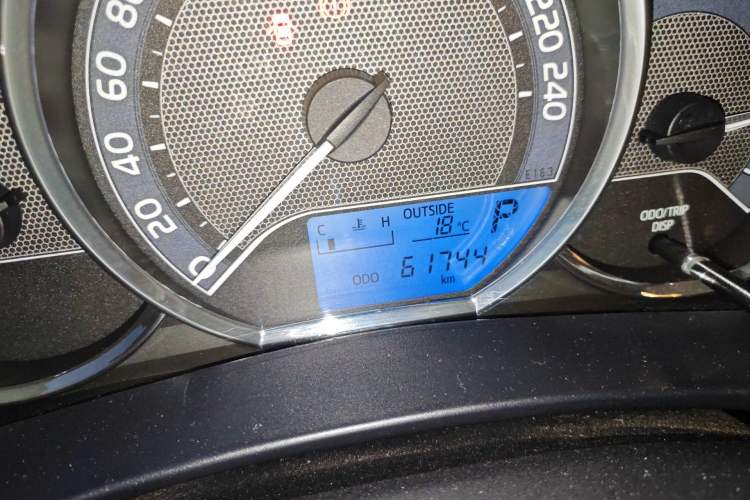 Used Toyota Levin 2016 1.6G CVT Elite Edition Odometer Close Up