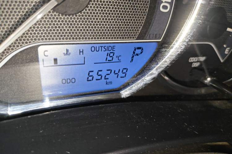 Used Toyota Levin 2016 1.6G CVT Elite Edition Odometer Close Up