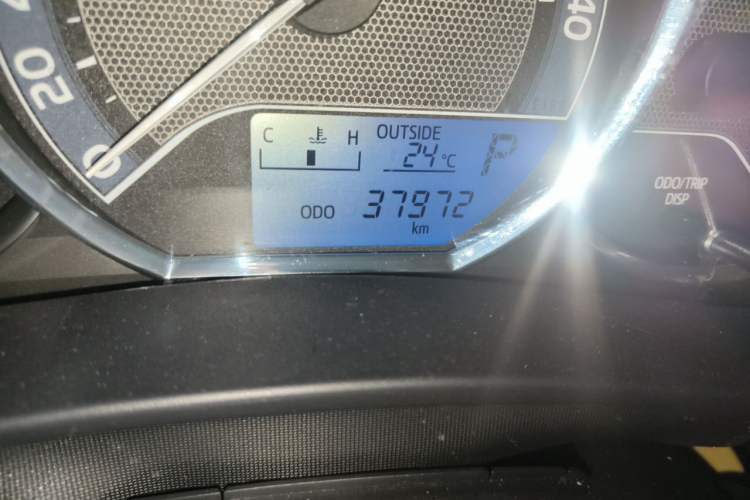 Used Toyota Levin 2016 1.6G CVT Elite Edition Odometer Close Up