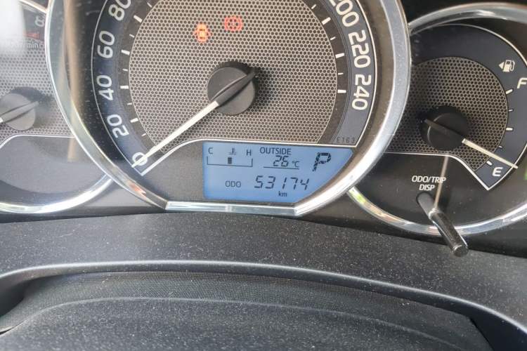 Used Toyota Levin 2016 1.6G CVT Elite Edition Odometer Close Up