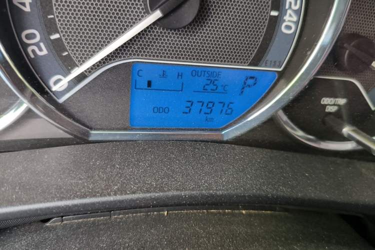Used Toyota Levin 2016 1.6G CVT Elite Edition Odometer Close Up