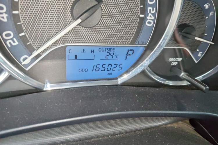 Used Toyota Levin 2016 1.6G CVT Elite Edition Odometer Close Up