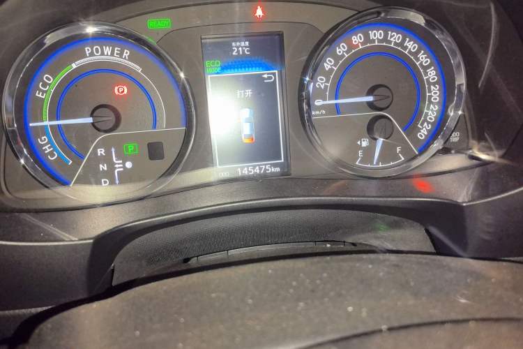 Used Toyota Levin 2016 Dual-Engine 1.8H GS E-CVT Elite Model with Sunroof Odometer Close Up