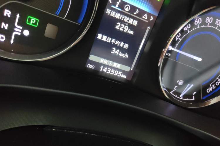 Used Toyota Levin 2016 Dual-Engine 1.8H V E-CVT Luxury Edition Odometer Close Up