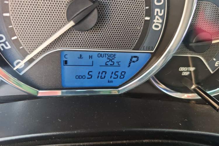 Used Toyota Levin 2016 1.6G CVT Elite Edition Odometer Close Up