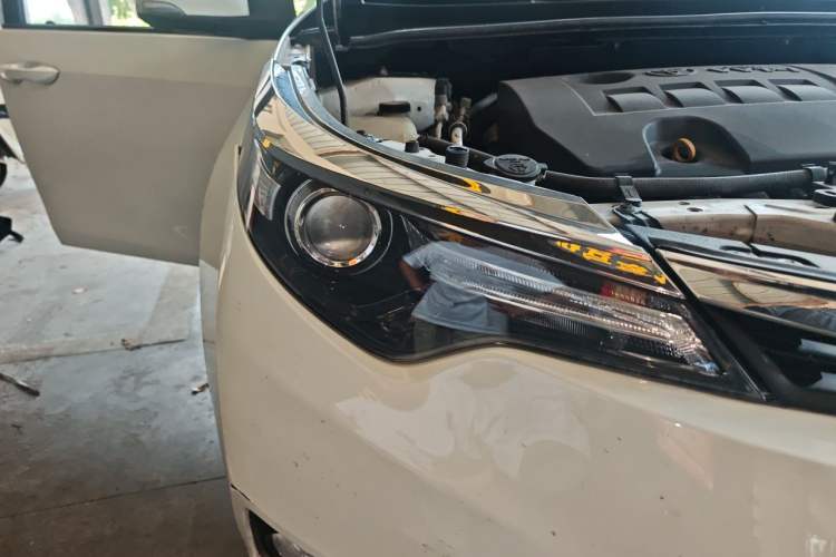 Used Toyota Levin 2016 1.6G CVT Elite Edition Right Front Headlight