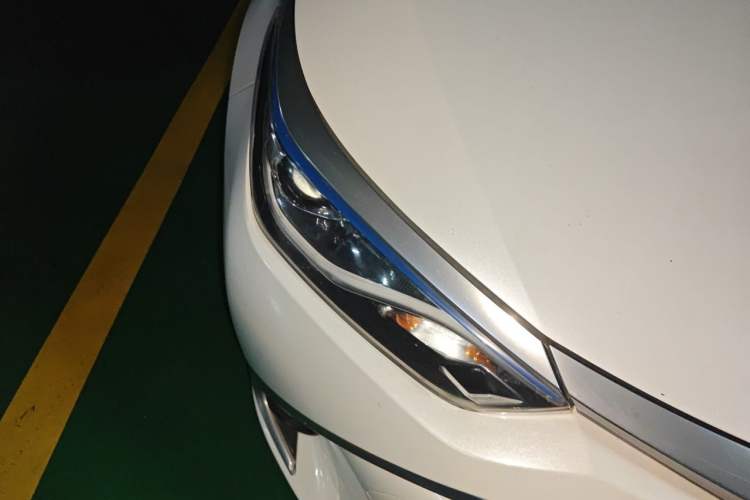 Used Toyota Levin 2016 Dual-Engine 1.8H GS E-CVT Elite Model with Sunroof Right Front Headlight