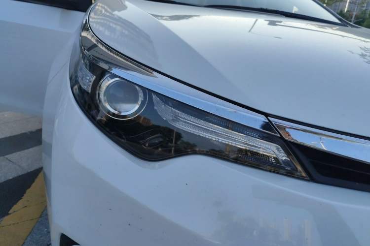 Used Toyota Levin 2016 1.6G CVT Elite Edition Right Front Headlight
