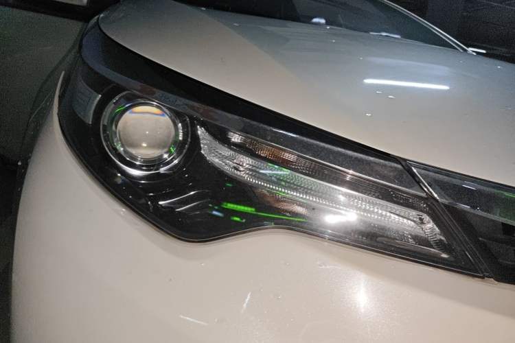 Used Toyota Levin 2016 1.6G-L CVT Leading Edition Right Front Headlight