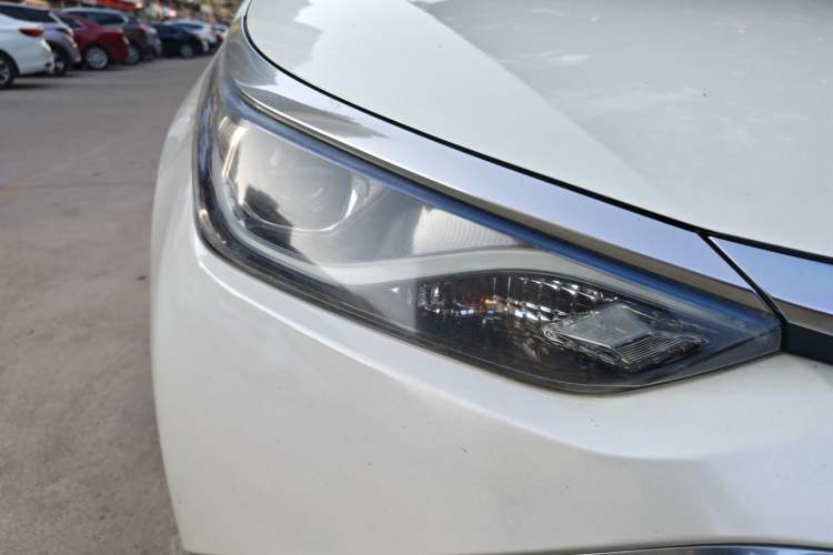 Used Toyota Levin 2016 Dual-Engine 1.8H GS E-CVT Elite Model with Sunroof Right Front Headlight