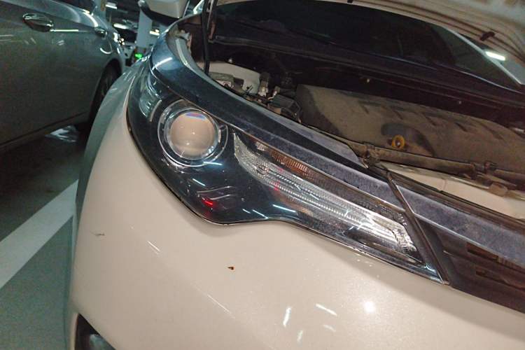 Used Toyota Levin 2016 1.6G CVT Elite Edition Right Front Headlight
