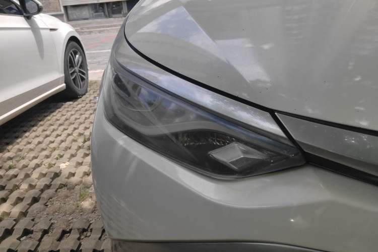 Used Toyota Levin 2016 Dual-Engine 1.8H GS E-CVT Elite Model with Sunroof Right Front Headlight