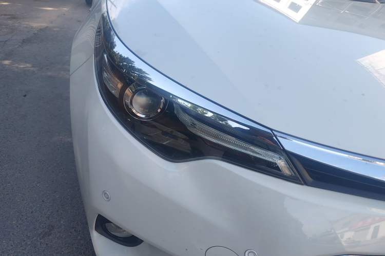 Used Toyota Levin 2016 1.6G-L CVT Leading Edition Right Front Headlight
