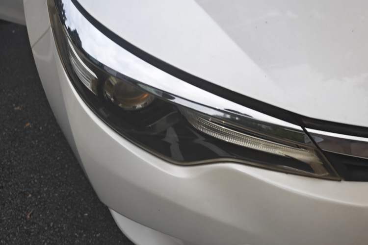 Used Toyota Levin 2016 1.6G CVT Elite Edition Right Front Headlight