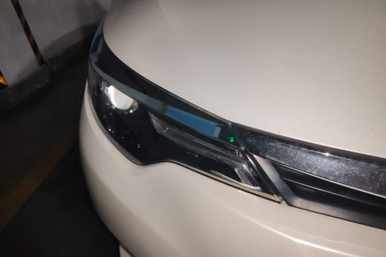 Used Toyota Levin 2016 1.6G CVT Elite Edition Right Front Headlight