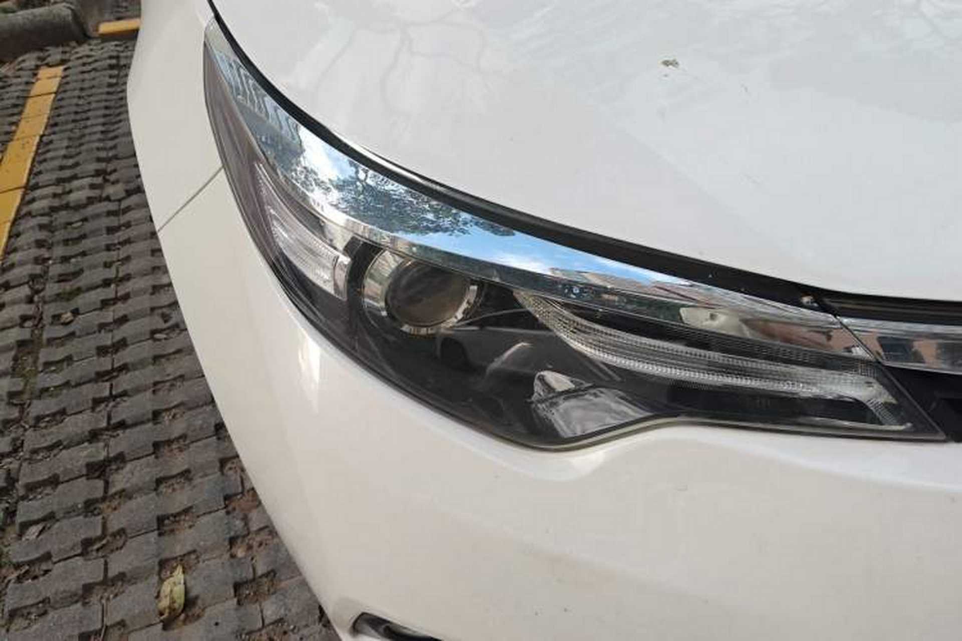 Used Toyota Levin 2016 1.6G CVT Elite Edition Right Front Headlight