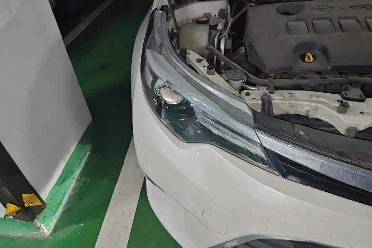 Used Toyota Levin 2016 1.6G CVT Elite Edition Right Front Headlight