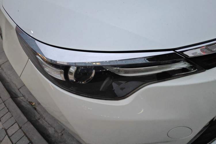 Used Toyota Levin 2016 1.6G CVT Elite Edition Right Front Headlight