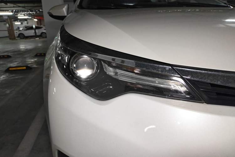 Used Toyota Levin 2016 1.6G CVT Elite Edition Right Front Headlight