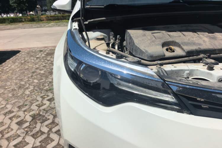 Used Toyota Levin 2016 1.6G CVT Elite Edition Right Front Headlight