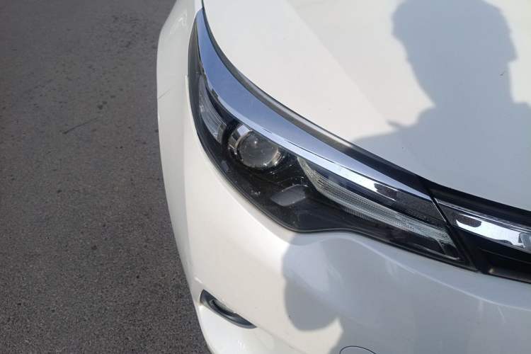 Used Toyota Levin 2016 1.6G CVT Elite Edition Right Front Headlight