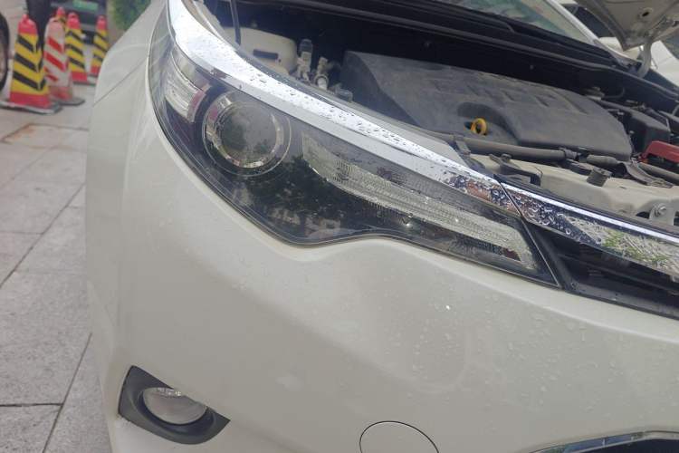 Used Toyota Levin 2016 1.6G-L CVT Leading Edition Right Front Headlight