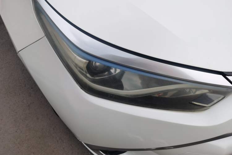Used Toyota Levin 2016 Dual-Engine 1.8H GS E-CVT Elite Model with Sunroof Right Front Headlight