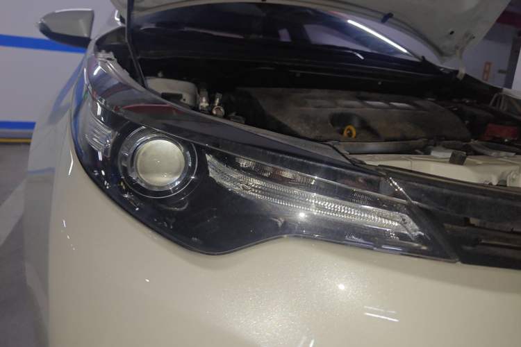 Used Toyota Levin 2016 1.6G CVT Elite Edition Right Front Headlight