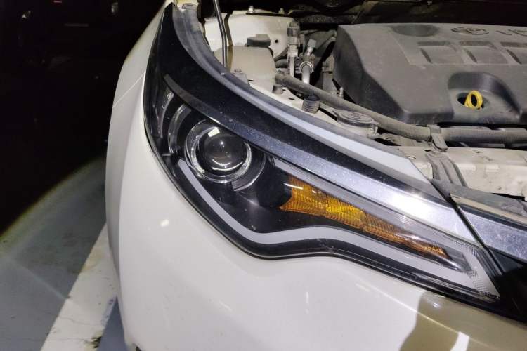 Used Toyota Levin 2016 1.6G CVT Elite Edition Right Front Headlight
