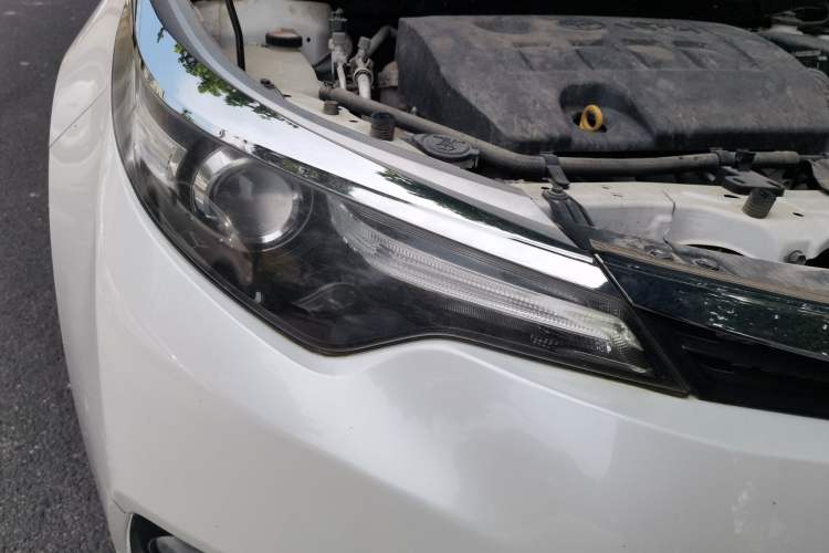 Used Toyota Levin 2016 1.6G CVT Elite Edition Right Front Headlight