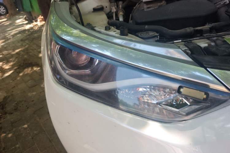 Used Toyota Levin 2016 Dual-Engine 1.8H GS E-CVT Elite Model with Sunroof Right Front Headlight