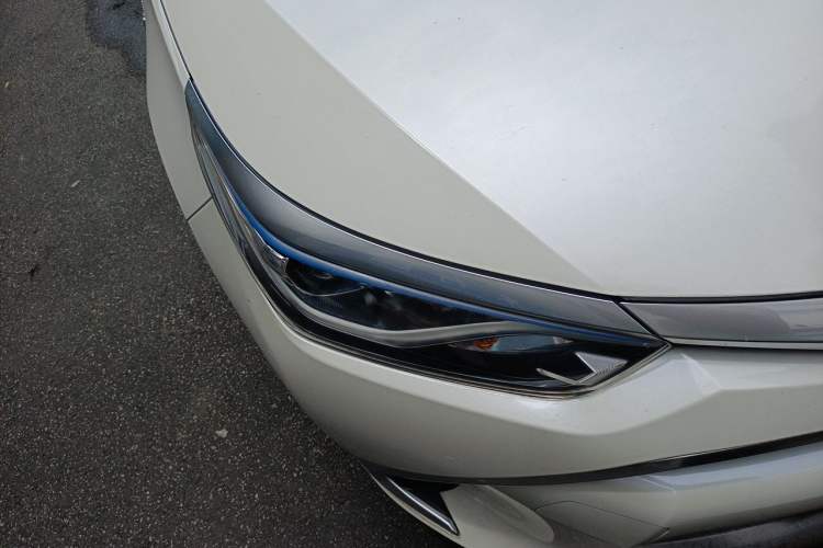 Used Toyota Levin 2016 Dual-Engine 1.8H GS E-CVT Elite Model with Sunroof Right Front Headlight