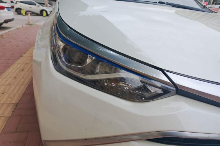Used Toyota Levin 2016 Dual-Engine 1.8H GS E-CVT Elite Model with Sunroof Right Front Headlight