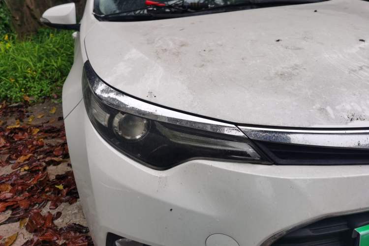 Used Toyota Levin 2016 1.6G CVT Elite Edition Right Front Headlight