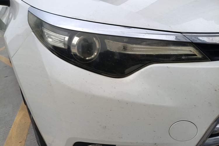 Used Toyota Levin 2016 1.6G CVT Elite Edition Right Front Headlight