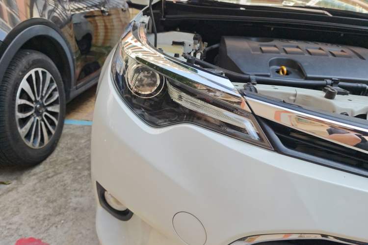 Used Toyota Levin 2016 1.6G CVT Elite Edition Right Front Headlight