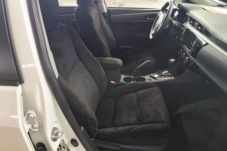 Used Toyota Levin 2016 1.6G CVT Elite Edition Right Front Seat